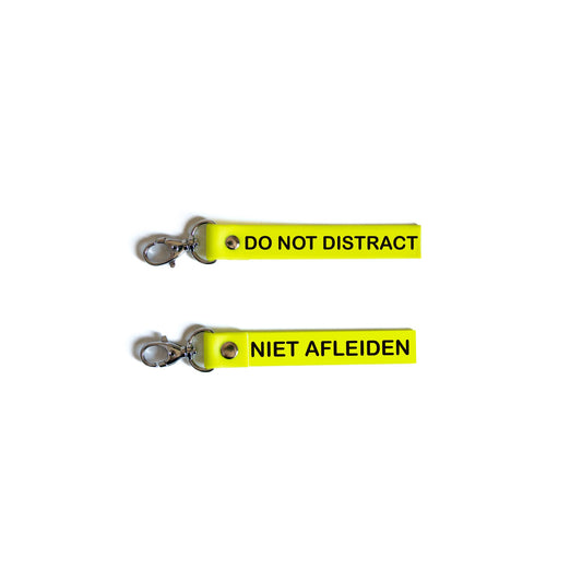Warning tag - Do not distract